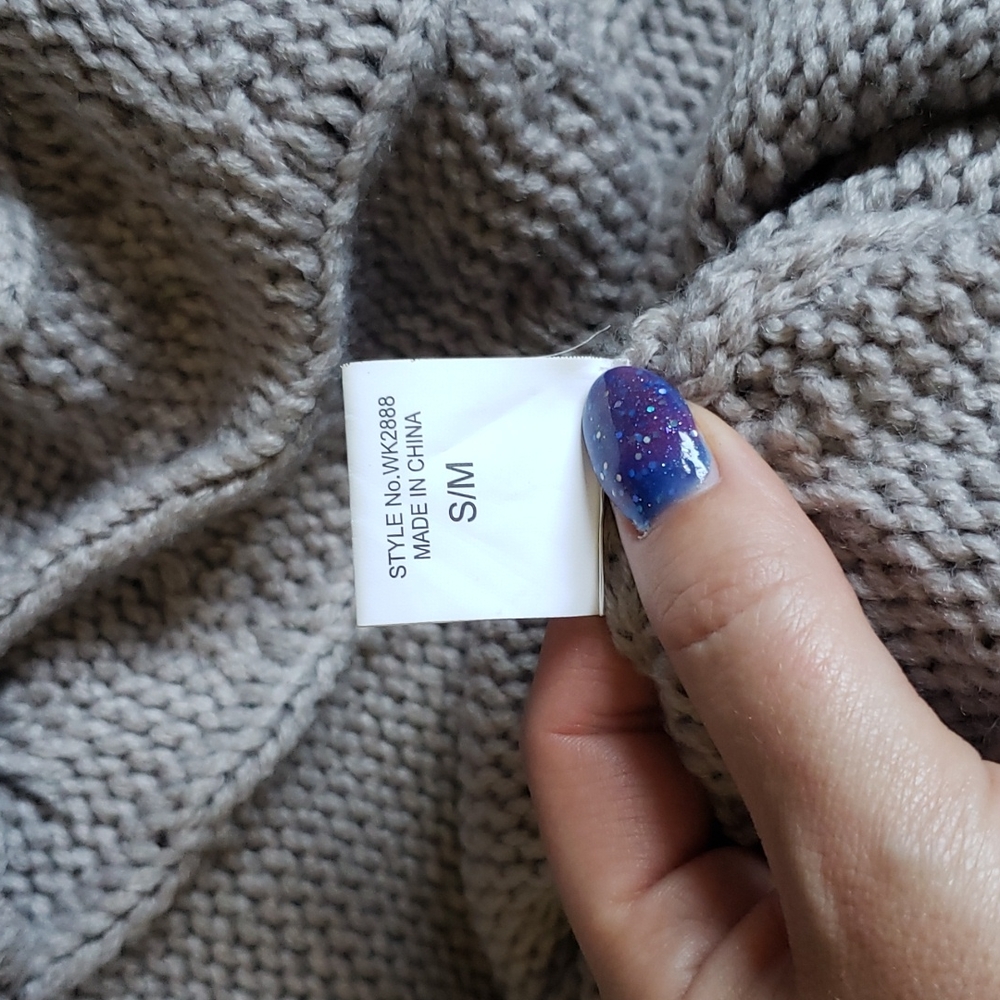 Sweater - Picture 6 of 9